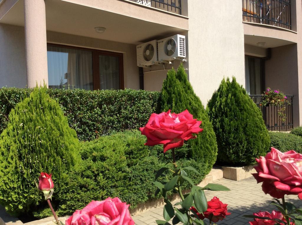 Alex Deluxe Apartments サニービーチ エクステリア 写真