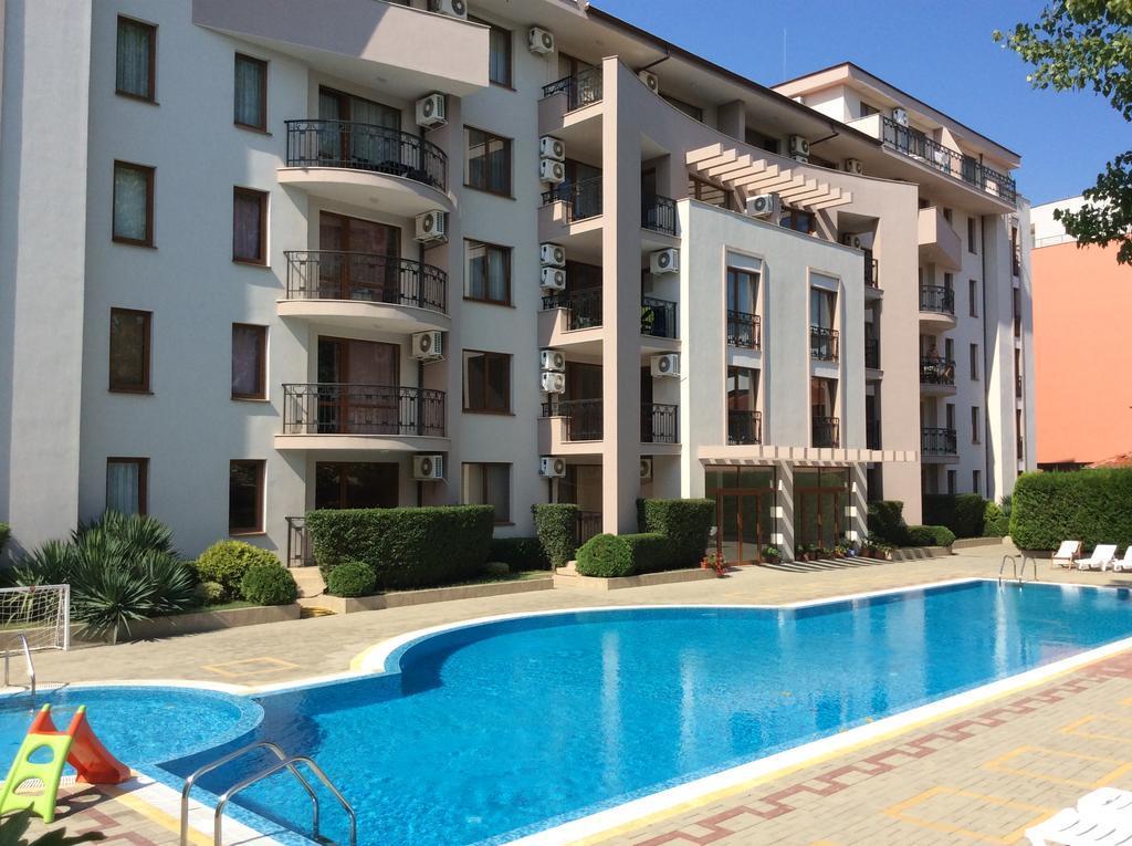 Alex Deluxe Apartments サニービーチ エクステリア 写真