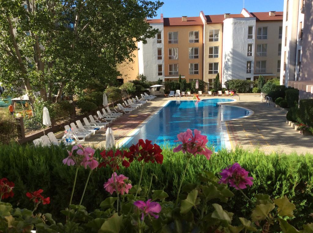 Alex Deluxe Apartments サニービーチ エクステリア 写真