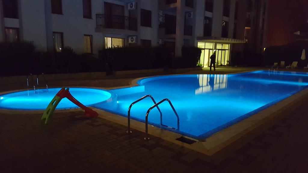 Alex Deluxe Apartments サニービーチ エクステリア 写真